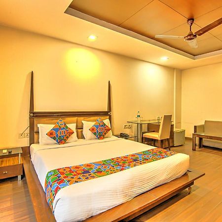 FabHotel Le Grand Nuova Delhi Esterno foto