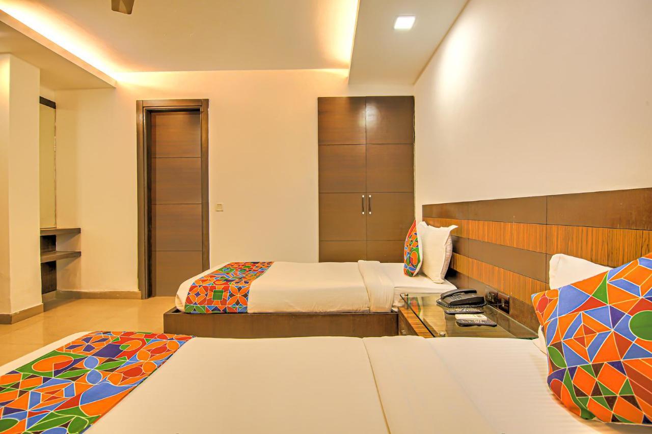 FabHotel Le Grand Nuova Delhi Esterno foto