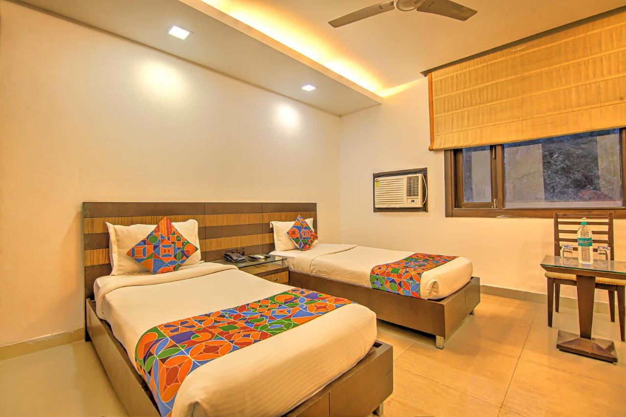 FabHotel Le Grand Nuova Delhi Esterno foto