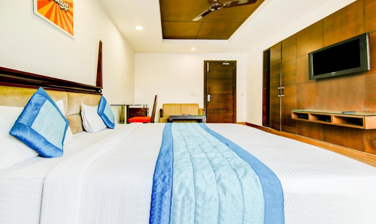 FabHotel Le Grand Nuova Delhi Esterno foto